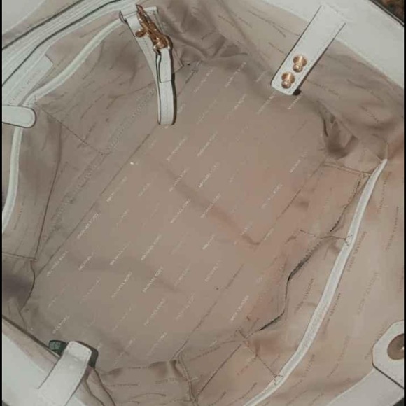 Large Michael Kors Purse - Picture 6 of 6